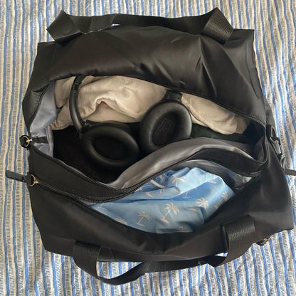 Sports Bag - Travel Bag - Gym Bag - Multi-Purpose Use - Lightweight - Straps